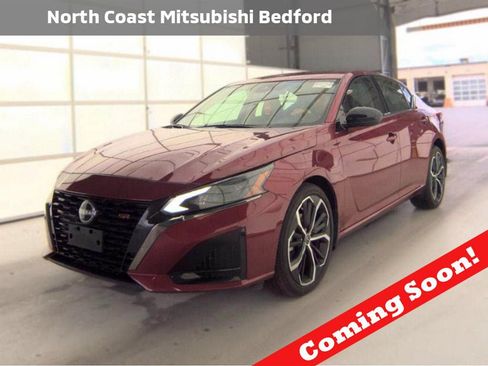 Used 2024 Nissan Altima 2.5 SR w/ SR Premium Package AWD/4WD image 1