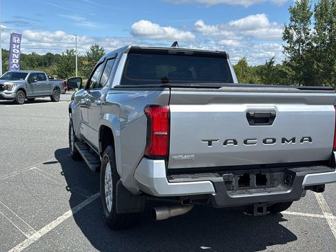 Used 2025 Toyota Tacoma SR5 AWD/4WD image 8