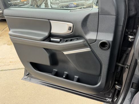 Used 2025 Ford Expedition Active RWD image 24