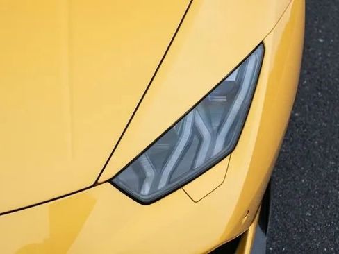 Used 2015 Lamborghini Huracan LP 610-4 image 5