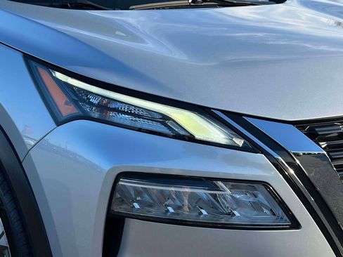 Used 2023 Nissan Rogue SV image 9