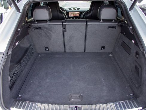 Used 2022 Porsche Cayenne Turbo GT image 22