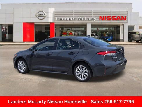 Used 2025 Toyota Corolla LE w/ LE Premium Package FWD image 6