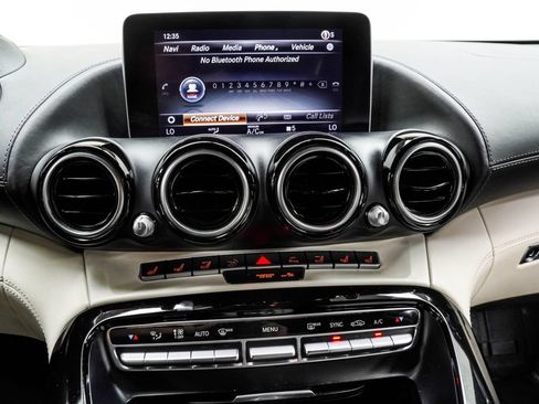 Used 2018 Mercedes-Benz AMG GT Roadster image 24