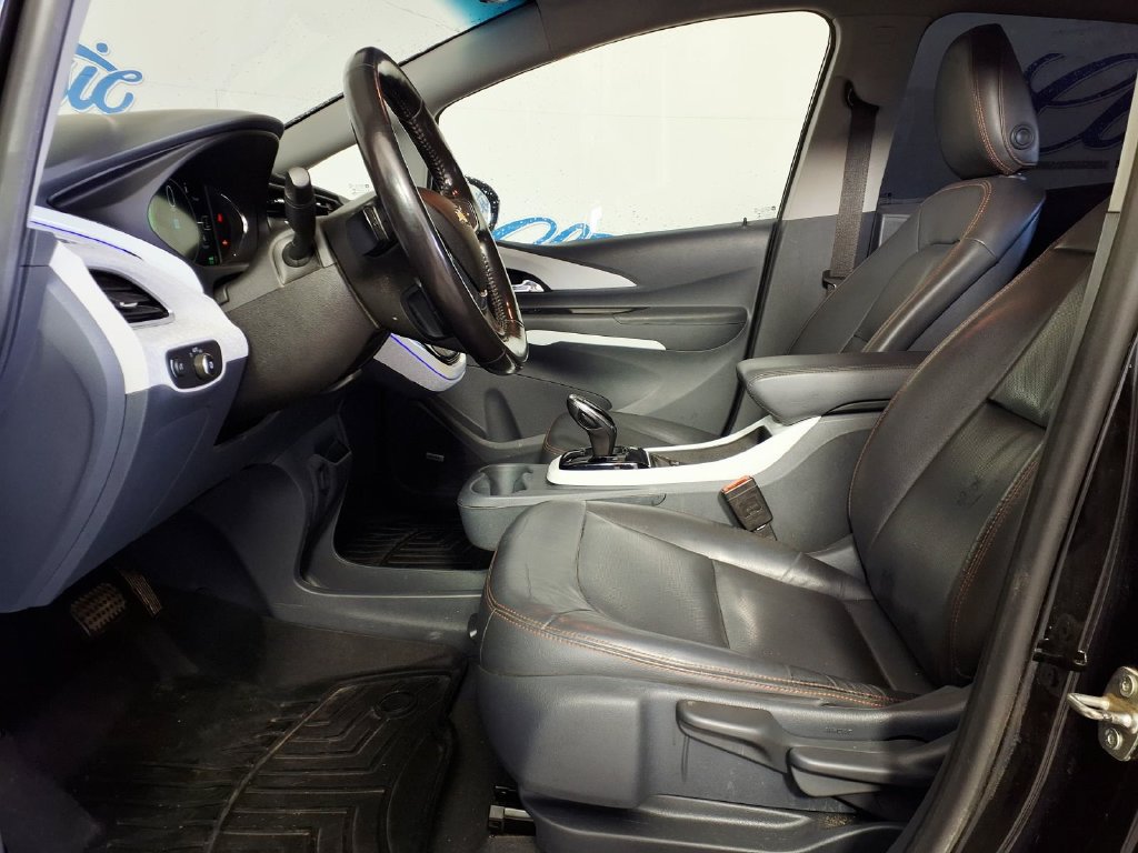 Used 2021 Chevrolet Bolt Premier w/ Infotainment Package FWD image 8