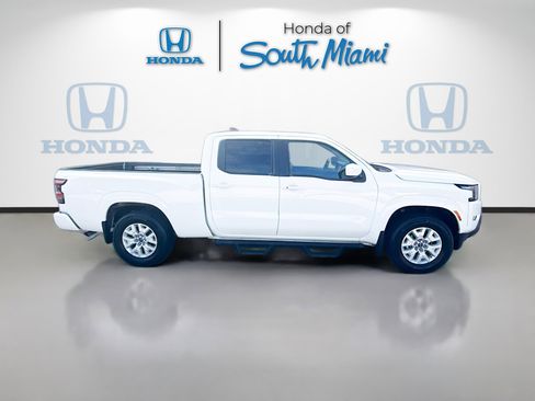 Used 2024 Nissan Frontier SV w/ Technology Package image 8