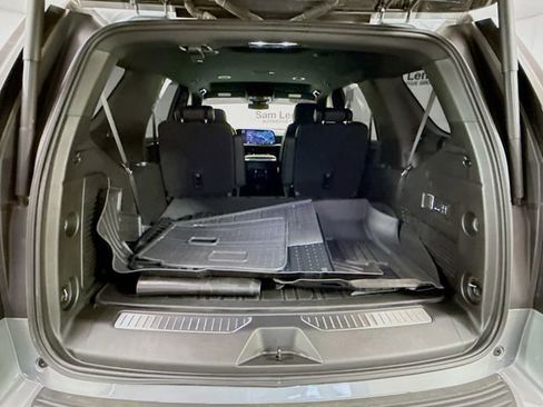 Used 2025 Chevrolet Tahoe Premier AWD/4WD image 28