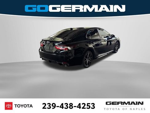 Used 2024 Toyota Camry SE image 9