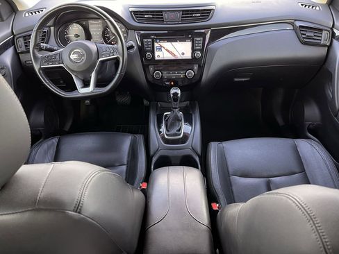 Used 2017 Nissan Rogue Sport SL w/ SL Premium Package image 14