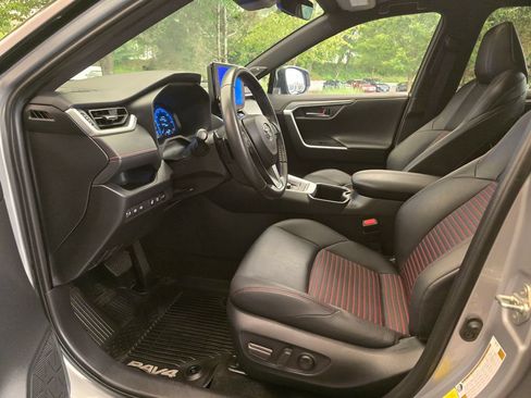 Used 2023 Toyota RAV4 XSE w/ Weather Package AWD/4WD image 16