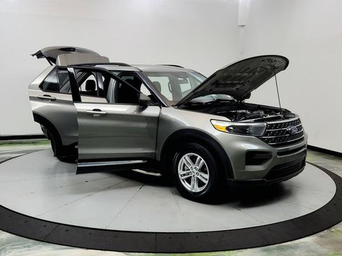 Used 2020 Ford Explorer XLT RWD image 10