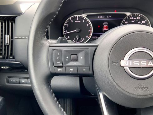 Used 2025 Nissan Pathfinder SV image 23