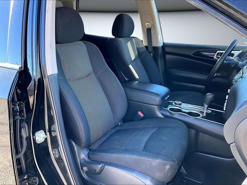 Used 2020 Nissan Pathfinder S image 28