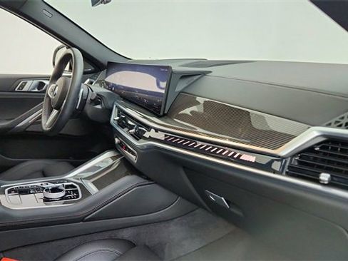 Used 2025 BMW X6 M60i image 21