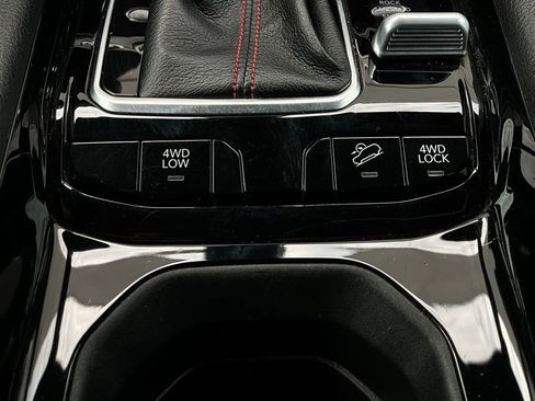 Used 2025 Jeep Compass Trailhawk w/ Trailer Tow Group image 22