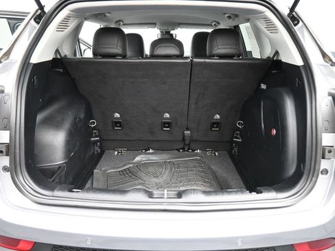 Used 2018 Jeep Compass Latitude w/ Safe & Security Group image 16