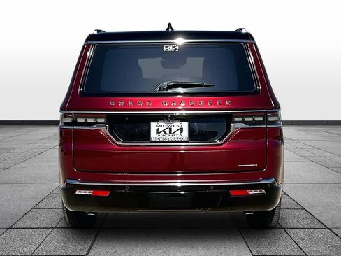 Used 2022 Jeep Grand Wagoneer Series III w/ Rear Seat Video Group 1 image 4