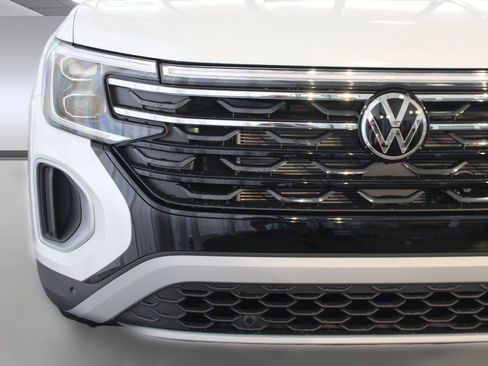 New 2026 Volkswagen Atlas Peak Edition image 10