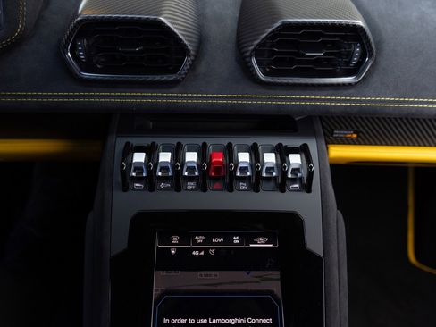 Used 2024 Lamborghini Huracan Tecnica image 24