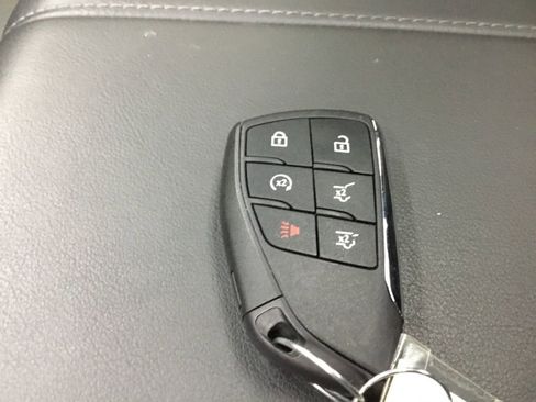 Used 2025 Chevrolet Tahoe Z71 w/ Comfort Package image 12