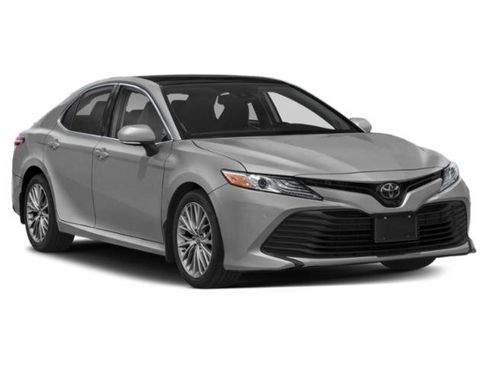 Used 2019 Toyota Camry XLE w/ Navigation Package image 6