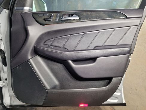 Used 2016 Mercedes-Benz GL 450 GL 450 4MATIC Sport Utility 4D image 17