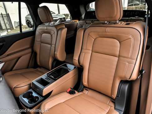 Used 2025 Lincoln Aviator Black Label w/ Jet Appearance Package image 24