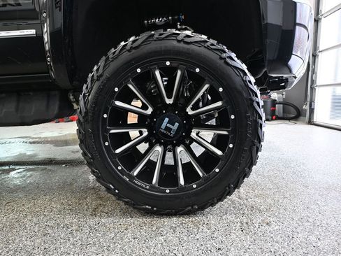 Used 2019 GMC Sierra 2500 Denali w/ Duramax Plus Package image 18