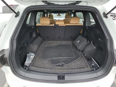 Used 2023 Volkswagen Tiguan SE R-Line image 10