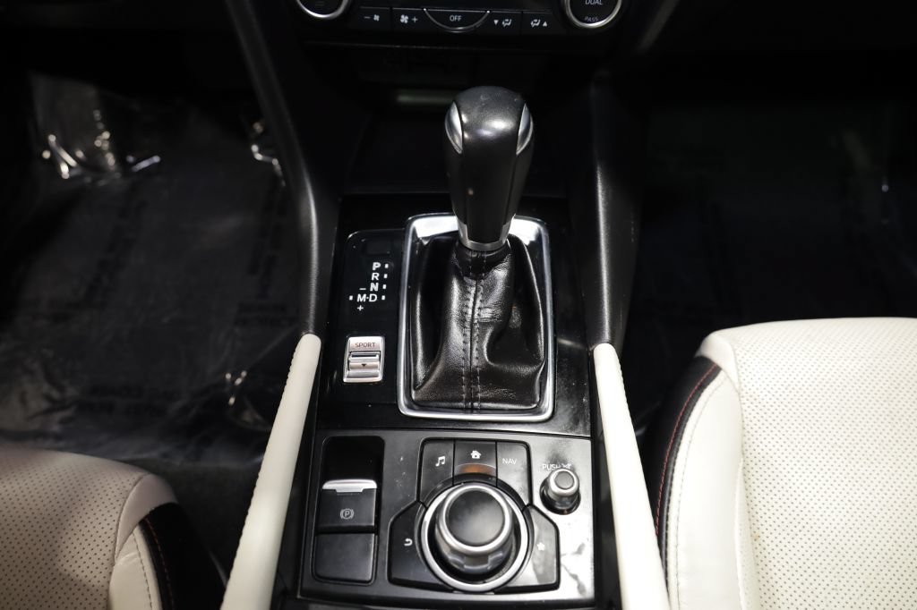 Used 2017 MAZDA MAZDA3 Grand Touring w/ Premium Equipment Package FWD image 27