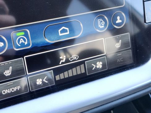 Used 2024 Subaru Outback Premium image 26