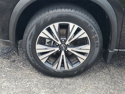 Used 2023 Nissan Rogue SV image 30