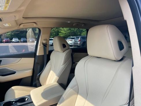 Used 2025 Acura MDX SH-AWD w/ Technology Package image 4