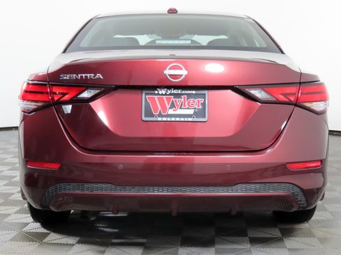 Certified 2025 Nissan Sentra SV image 40