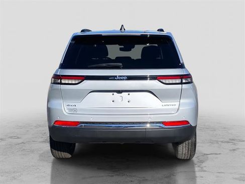 Used 2024 Jeep Grand Cherokee Limited image 4