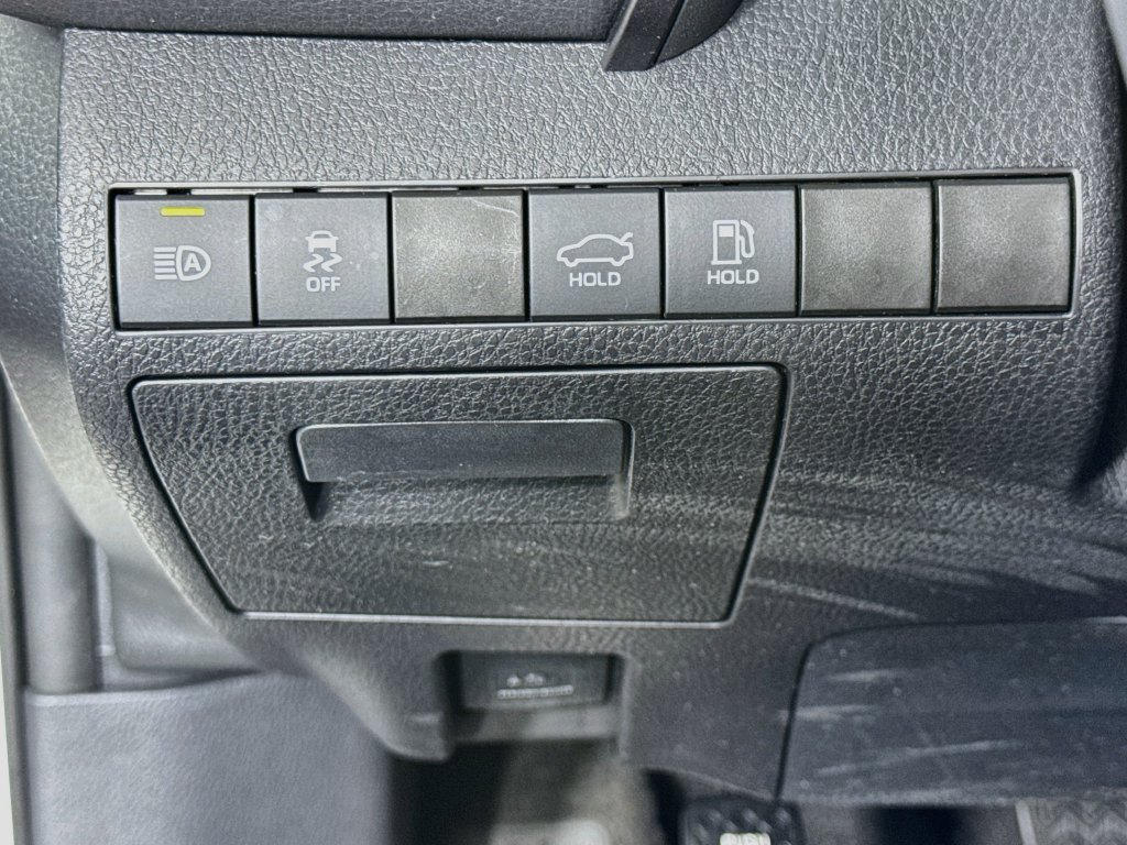 Used 2020 Toyota Camry SE w/ Audio Package FWD image 19