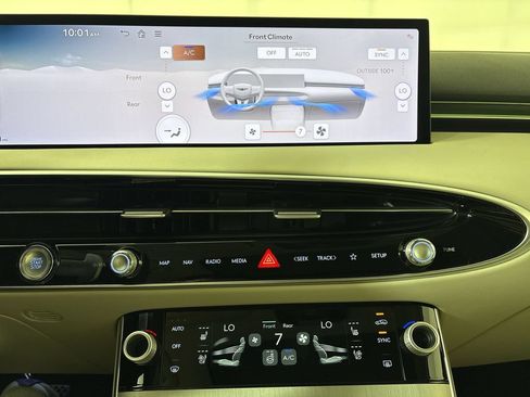 New 2026 Genesis GV70 2.5T Advanced AWD/4WD image 17