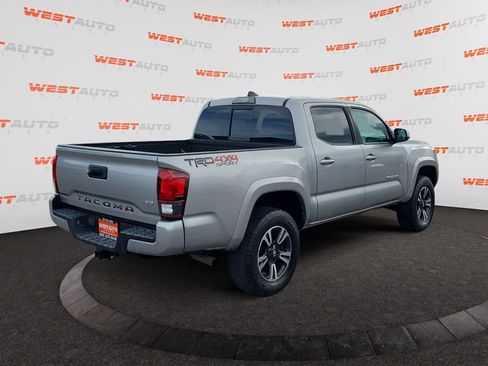 Used 2019 Toyota Tacoma TRD Sport AWD/4WD image 5