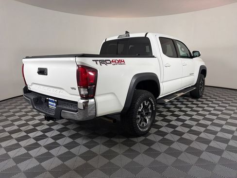 Used 2019 Toyota Tacoma TRD Off-Road AWD/4WD image 3