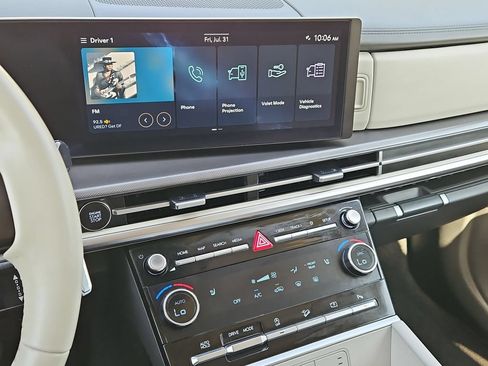Used 2025 Hyundai Santa Fe SEL FWD image 19
