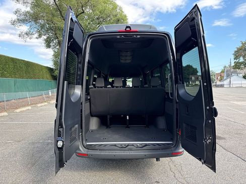 Used 2025 Mercedes-Benz Sprinter 2500 image 30