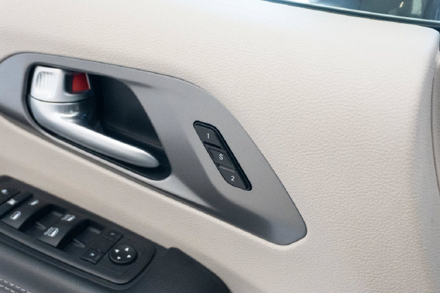 Used 2024 Chrysler Pacifica Touring-L FWD image 18