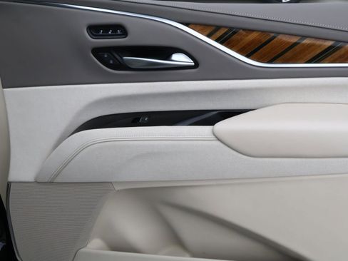 Certified 2023 Cadillac Escalade Premium Luxury Platinum AWD/4WD image 25
