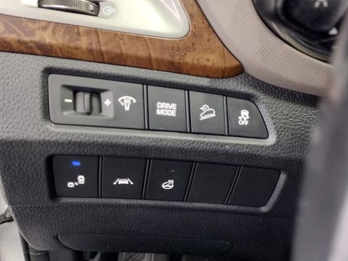 Used 2018 Hyundai Santa Fe Sport w/ 2.0T Ultimate Tech Package 05 FWD image 32