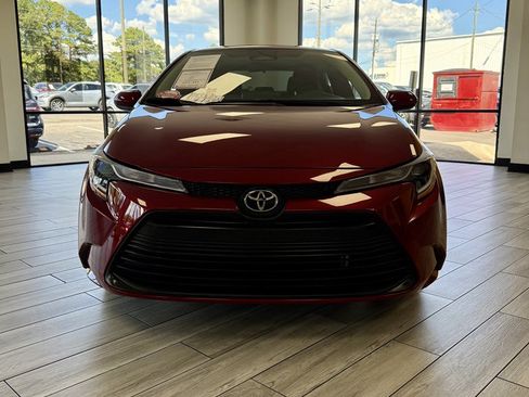 Used 2025 Toyota Corolla LE FWD image 2