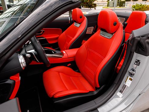 Used 2024 Mercedes-Benz SL 63 AMG 4MATIC image 12