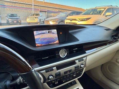 Used 2015 Lexus ES 350 Sedan w/ Premium Package image 13