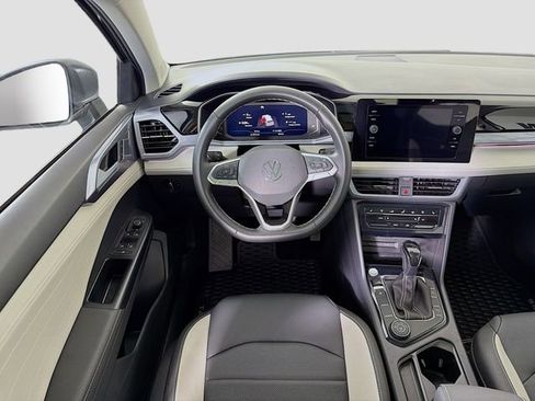 Used 2025 Volkswagen Taos SEL image 24