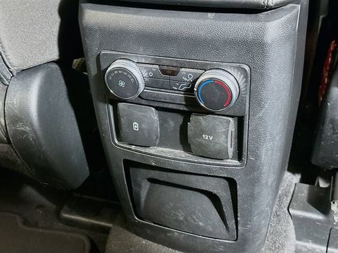 Used 2022 Ford Explorer XLT AWD/4WD image 18