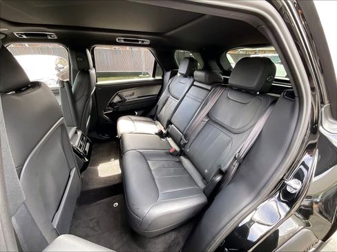 Used 2025 Land Rover Range Rover Sport AWD/4WD image 29